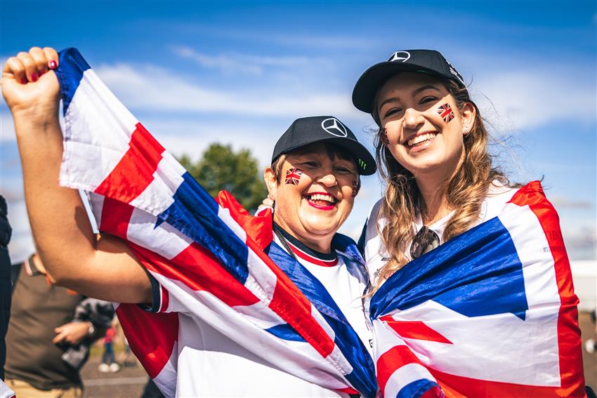 UK flag f1 fans